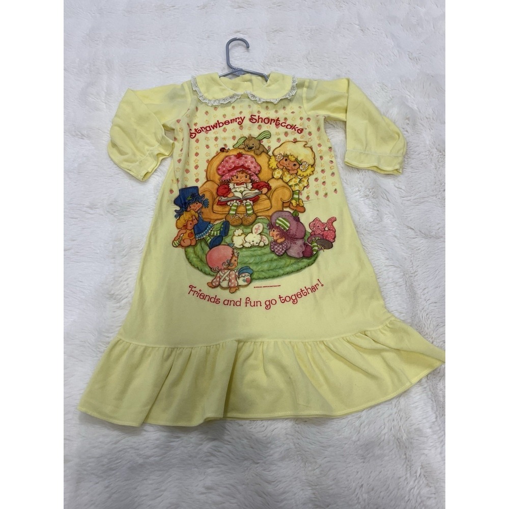 Vintage 1980s Strawberry Shortcake Girls Yellow Pajamas Nightgown Jc Penny